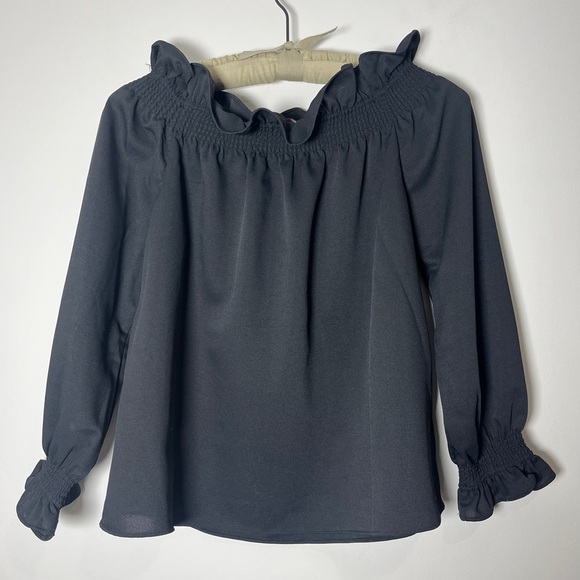 Tuckernuck Off the Shoulder Marguerite Blouse Long Sleeves Smocked Black Small - Picture 8 of 11